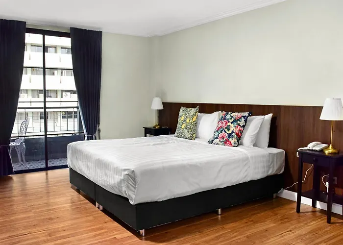 Apartahotel The Residences At C&c 4*