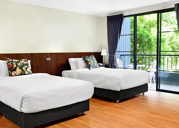 Apartahotel The Residences At C&c 4*